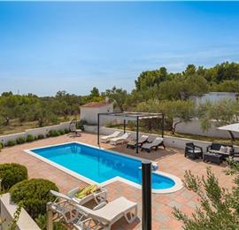 6 bedroom villa with pool in Milna, Brac Island sleeps 11